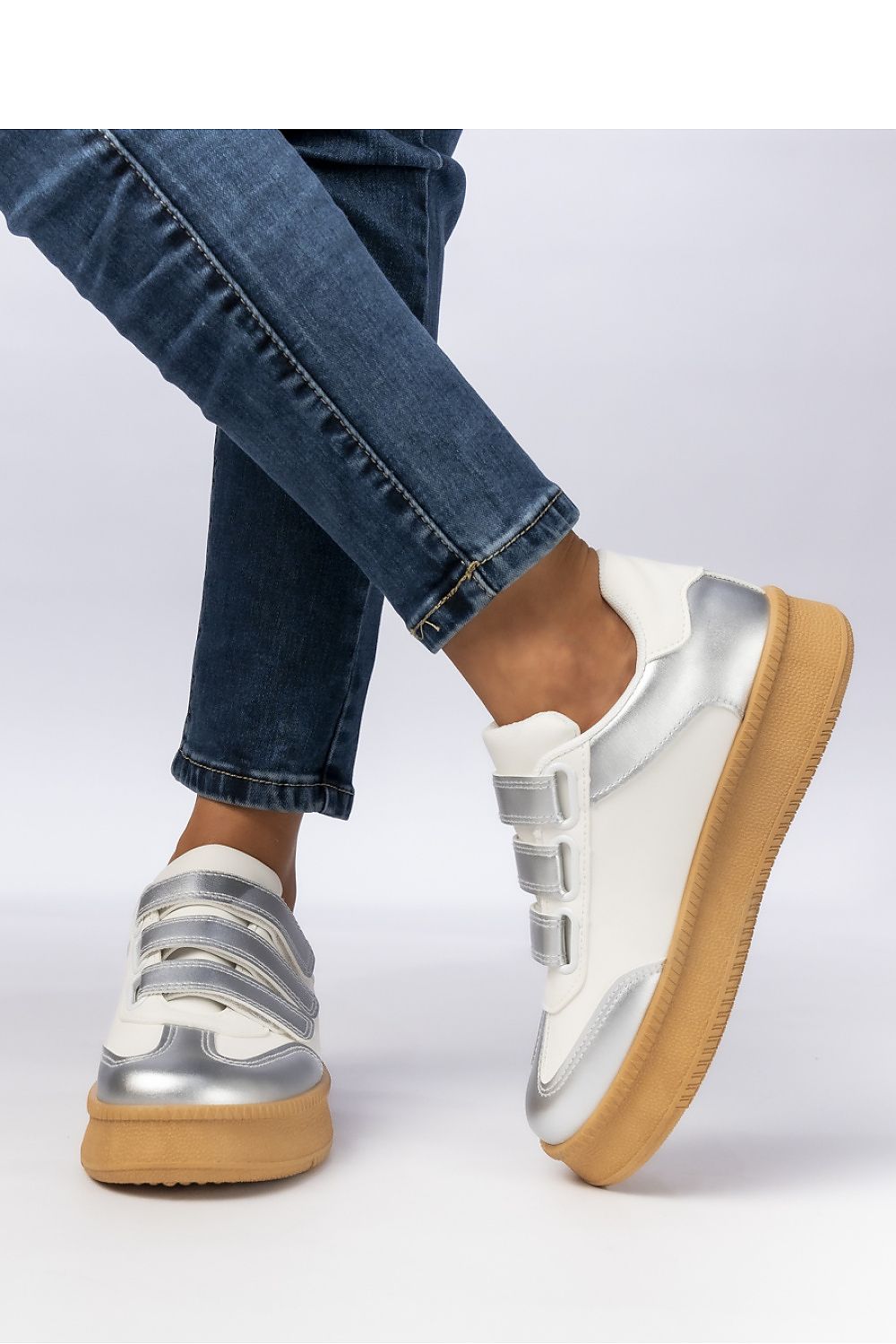 Sneakers model 210605 Inello